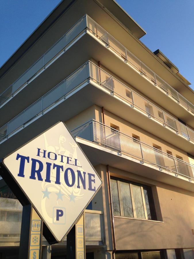 Hotel Tritone Rimini Kültér fotó